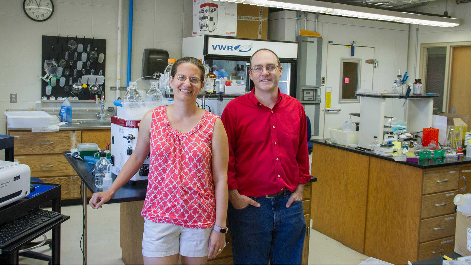 Chemistry Professors Bur and Nienow Win National Science Foundation Grants