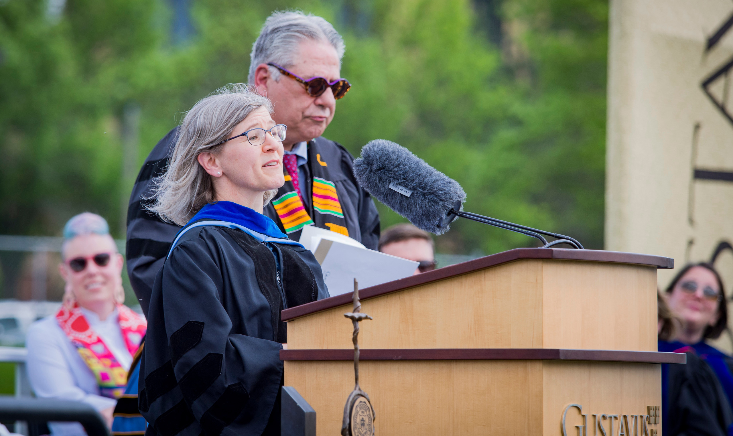 Margaret Bloch Qazi wins 2019 Carlson Award for Distinguished Teaching